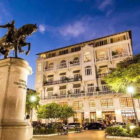 Luxury Mid-Century Apartment In Casco Viejo